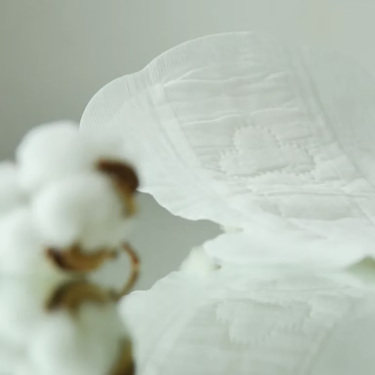 LUÜNA 24cm Organic Cotton Pads with Wings (30 pads)